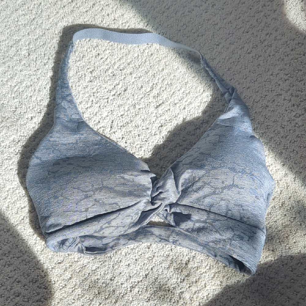 NVGTN Halter Neck Sports Bra